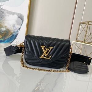 🍒🍒Louis Vuitton New Wave Multi Pochette Bag